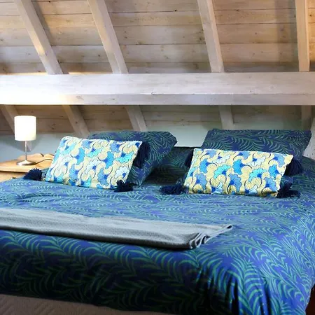 Le Domaine Du Mont De Gez Guest house